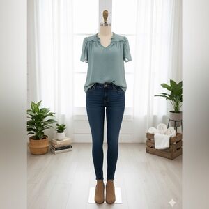 Nice light blue textured boutique top